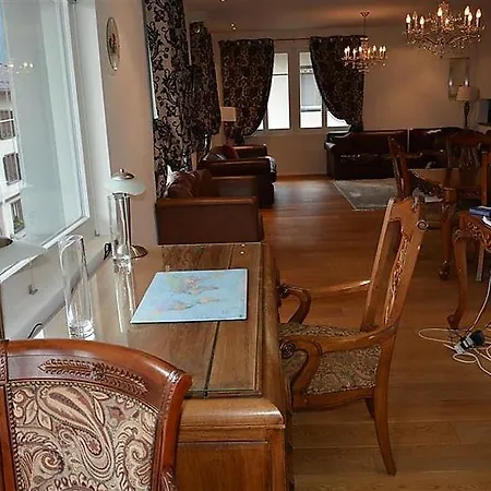 Sleeps 8 Wifi